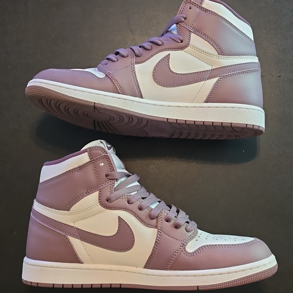 Nike Air Jordan 1 Retro High Og Mauve-White (No Offers) - Picture 2 of 8